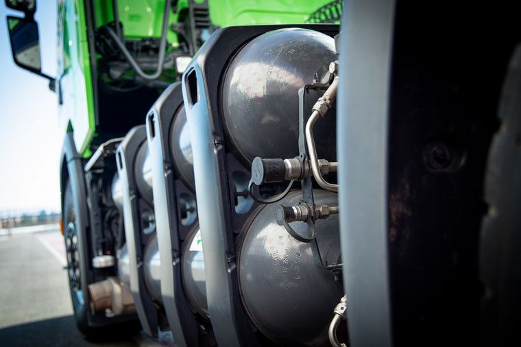 Scania exhibió su línea de transporte sustentable en Rosario.