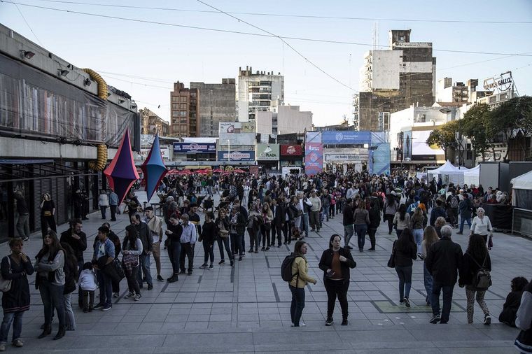 FOTO: La Feria Internacional del Libro fue un éxito total en Rosario.
