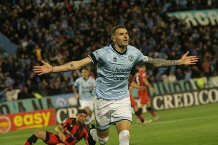 FOTO: Vegetti festeja el tercer gol de Belgrano y el segundo en su cosecha personal. 