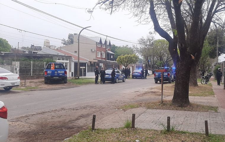 Robo en el centro, persecución con choque incluido y detención en Fisherton.