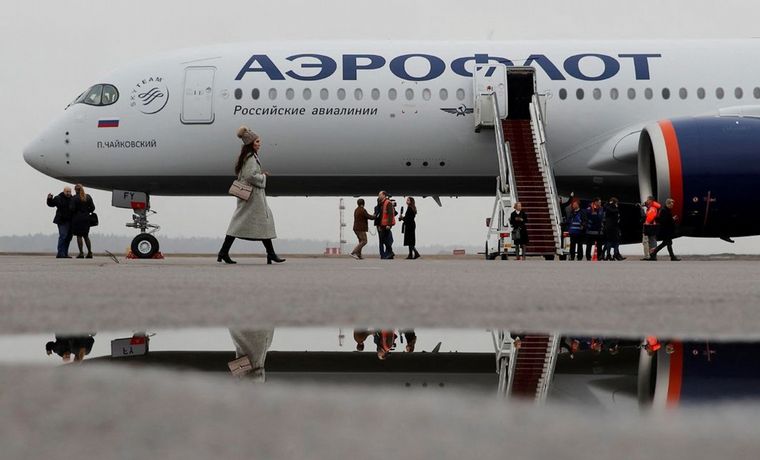 FOTO: Los vuelos para salir de Rusia se agotaron tras las medidas de Putin (El Periódico).