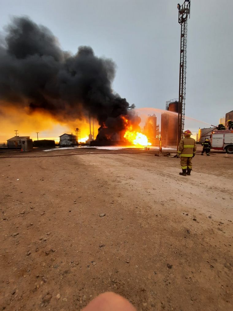 FOTO: Trágica explosión en una refinería de Plaza Huincul.