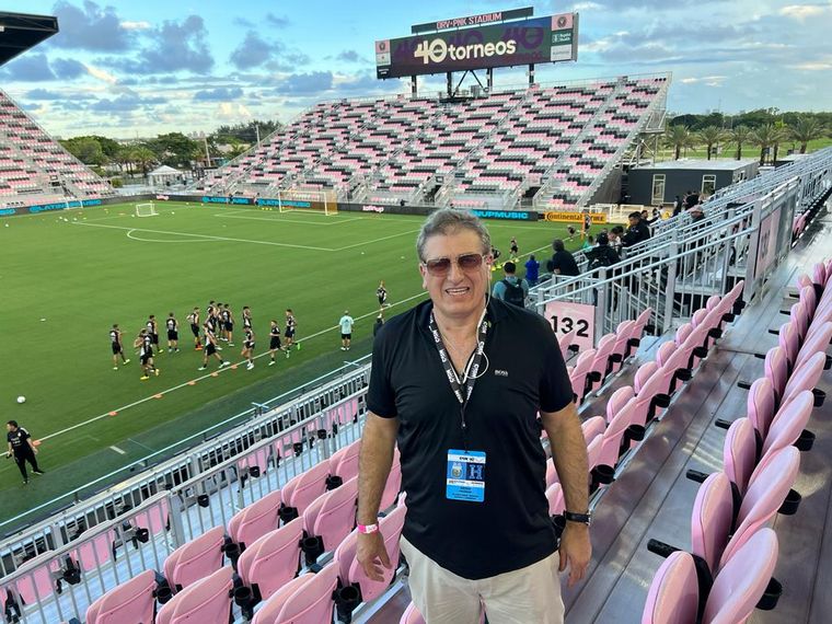 Claudio Giglioni, en el entrenamiento de la Selección.