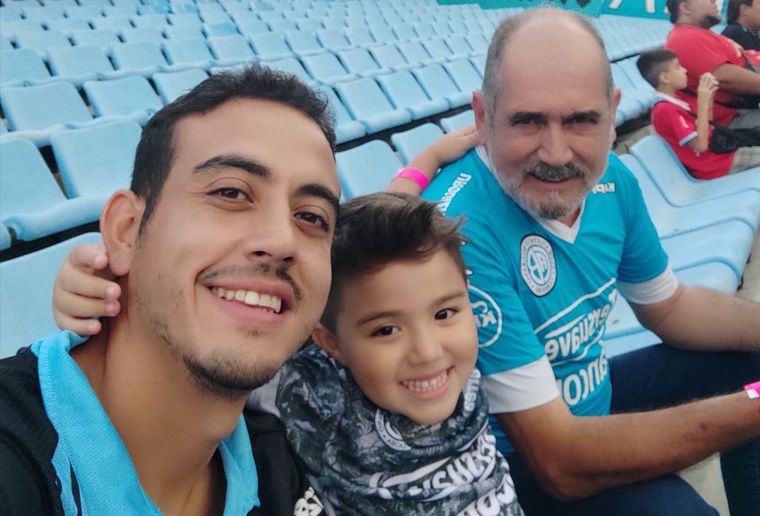AUDIO: Se enteró que su hijo lo llevará a ver a Belgrano y no pudo contener la emoción
