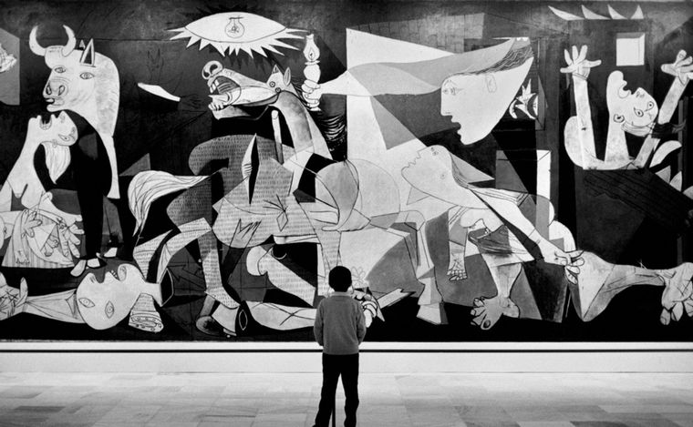 FOTO: Guernica es un cuadro de Pablo Picasso, pintado en París en 1937