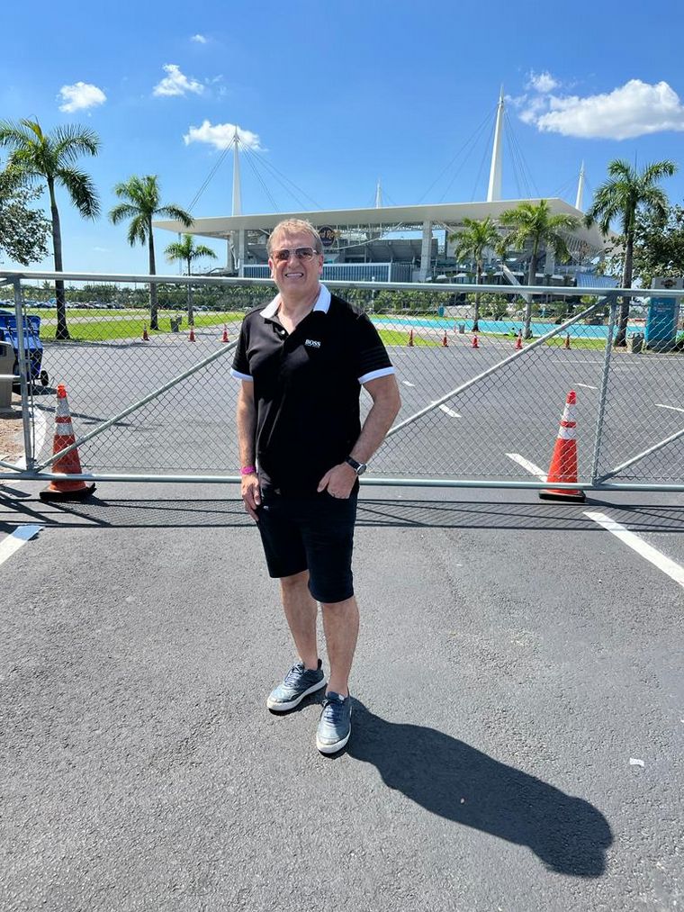 Claudio Giglioni y Gustavo Vergara, con todo el color antes de Argentina - Honduras.