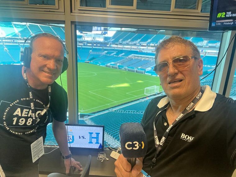 Claudio Giglioni y Gustavo Vergara, en el Hard Rock Stadium de Miami.