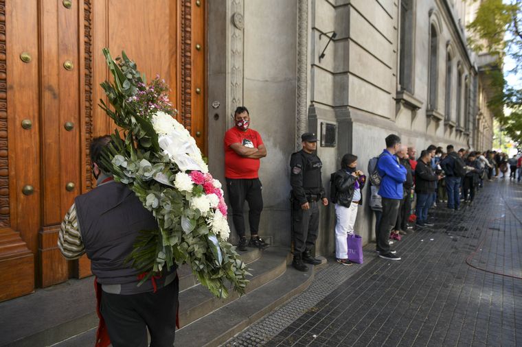 FOTO: Los restos de Carlitos Balá son velados en la Legislatura Porteña.