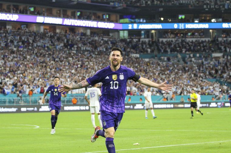 Lionel Messi festeja el segundo gol ante Honduras.