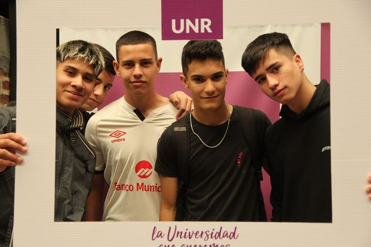 Unos 25 mil jóvenes coparon la ExpoCarreras. Fijáte si estás en las fotos de la UNR.