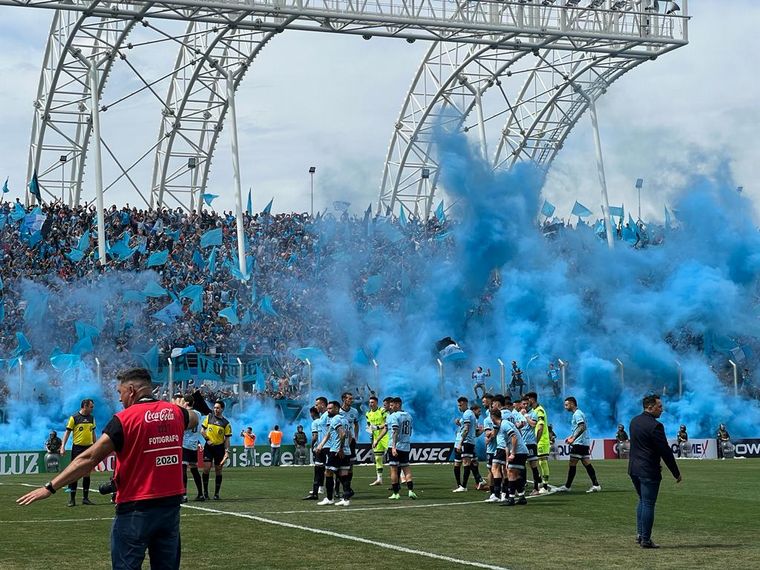 Belgrano fue recibido de forma espectacular en San Nicolás.