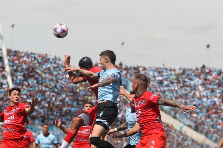 FOTO: Primer gol de Belgrano contra Brown de Adrogué en San Nicolás.