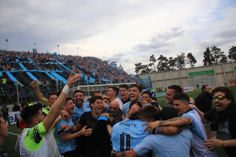 FOTO: Belgrano se coronó campeón en San Nicolás.