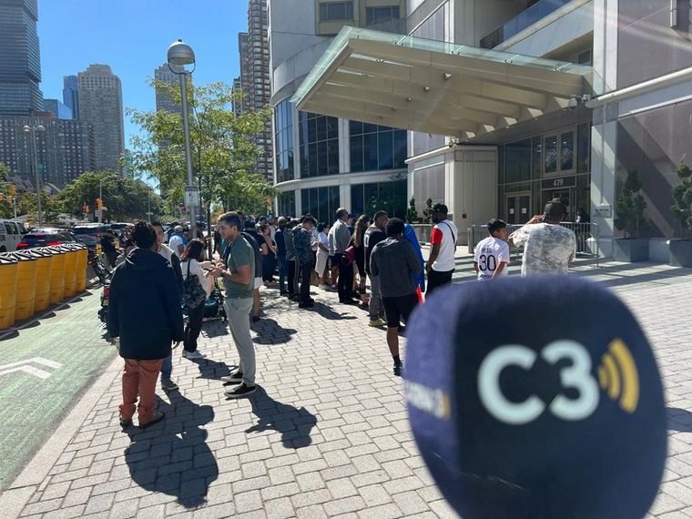 Hinchas argentinos, siguiendo a la Selección en Nueva York.