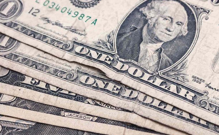 FOTO: El dólar blue volvió a subir y enciende las alarmas.
