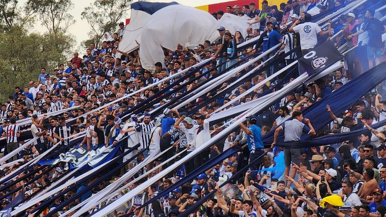 Una multitud cordobesa viajó a Chaco para alentar a la 