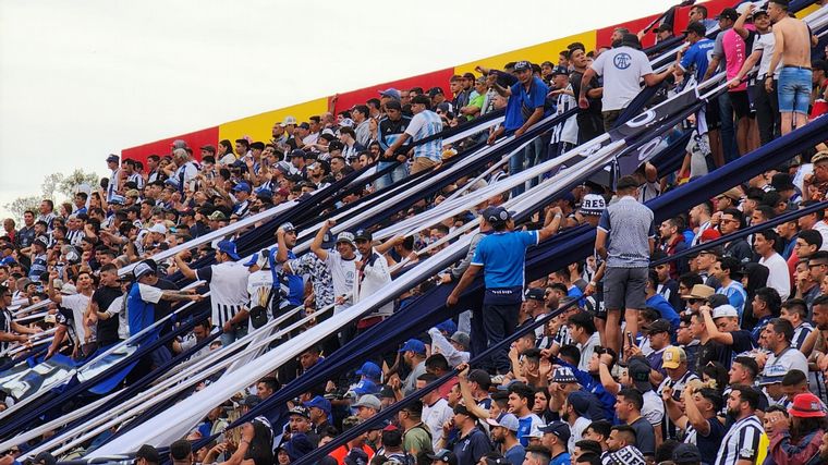 Una multitud cordobesa viajó a Chaco para alentar a la 