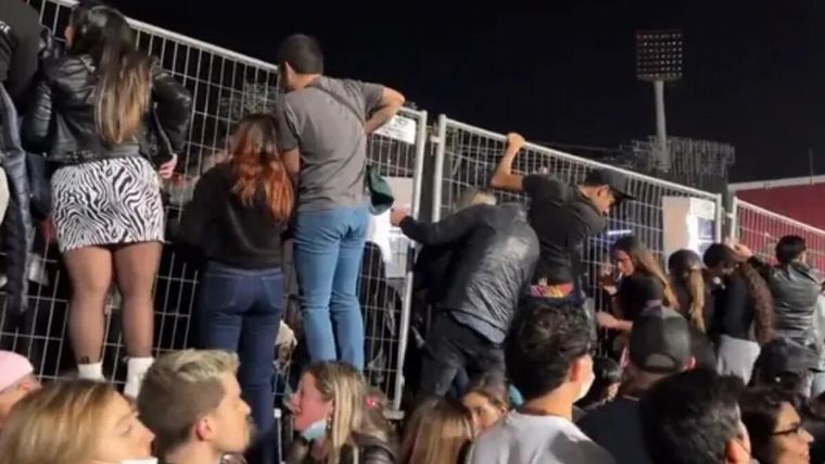 Descontrol e incidentes en un recital de Daddy Yankee en Chile