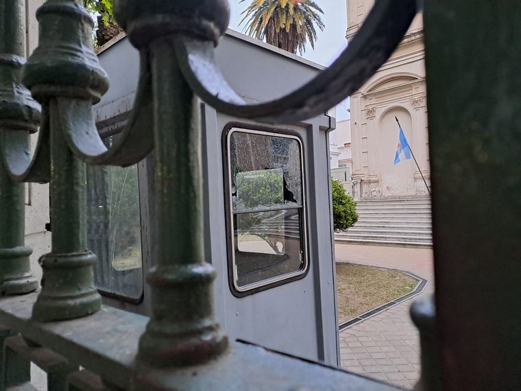 Tras el ataque, los Tribunales Federales amanecieron sin custodia policial.