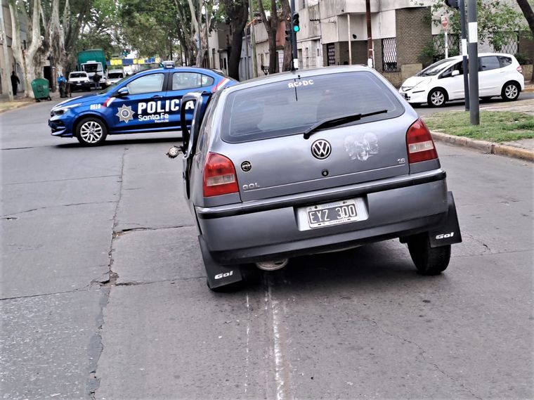 Dos autos chocaron de frente en zona norte.