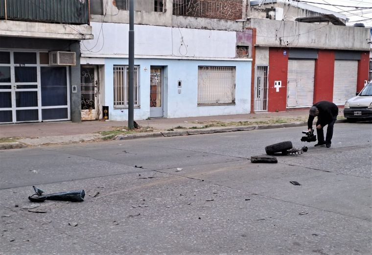 Dos autos chocaron de frente en zona norte.