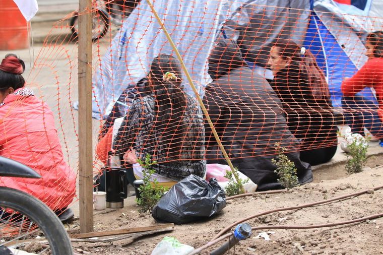 Movimientos sociales realizan un acampe en Bv. Chacabuco