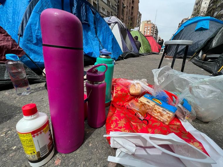 Movimientos sociales realizan un acampe en Bv. Chacabuco