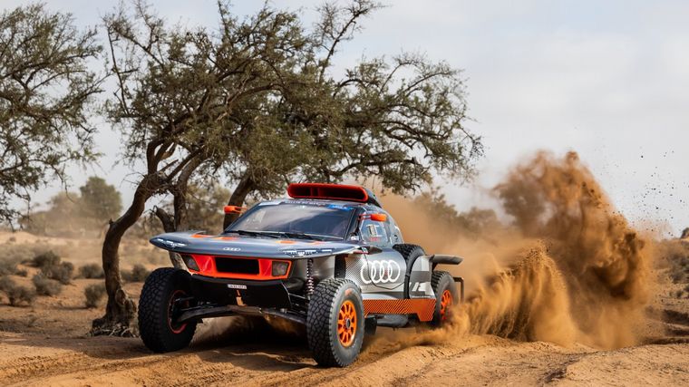 Audi va con la evolución del RS Q e-tron que ya estuvo probando en la semana previa