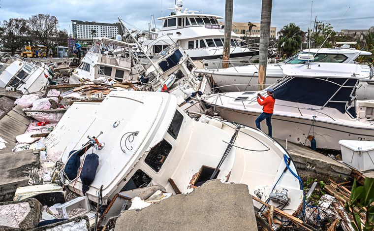 FOTO: El huracán Ian se degradó a ciclón postropical y habría más muertos.