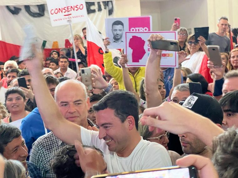 FOTO: Rodrigo De Loredo encabeza el encuentro del radicalismo en Córdoba.