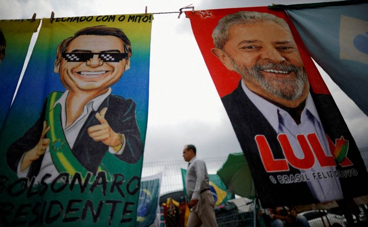 FOTO: Lula y Bolsonaro coincidieron en San Pablo en el último día de campaña.