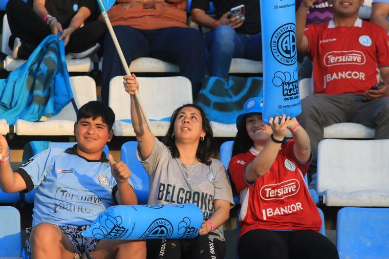 Te vi en la cancha: buscate en la tribuna del aliento a las chicas