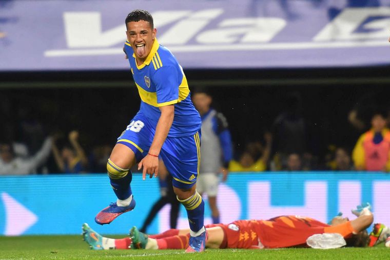 Gonzalo Morales festeja el tanto del triunfo 