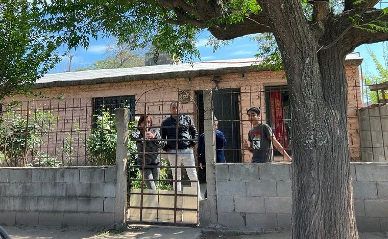 Buscan los cuerpos de las hermanas en barrio Autódromo.