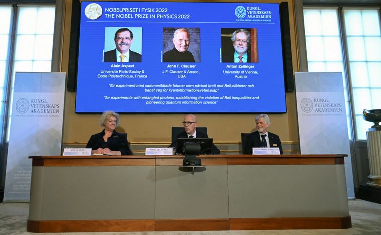 FOTO: Alain Aspect, John Clauser y Anton Zeilinger ganaron el Nobel de Física.