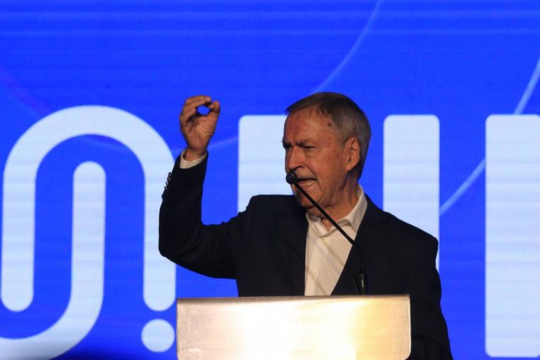 Juan Schiaretti defendió su modelo de gestión y criticó al kirchnerismo en la UIC.