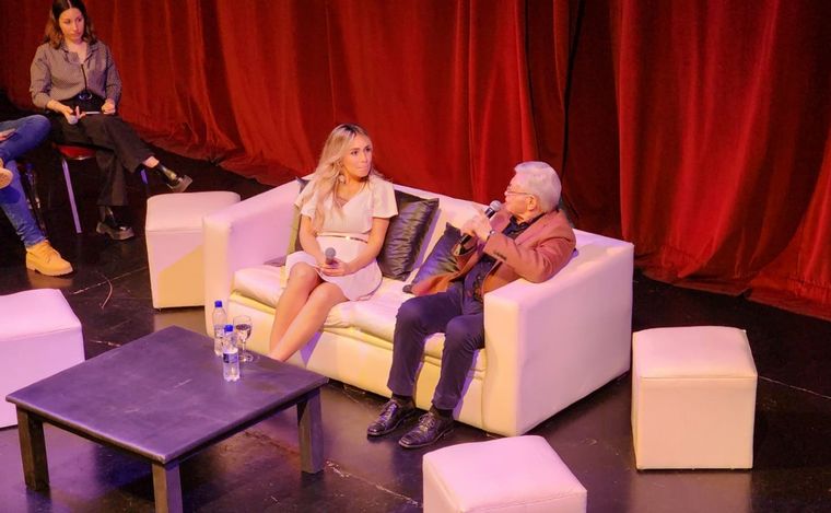 Rony Vargas fue homenajeado por su trayectoria como difusor del libro.