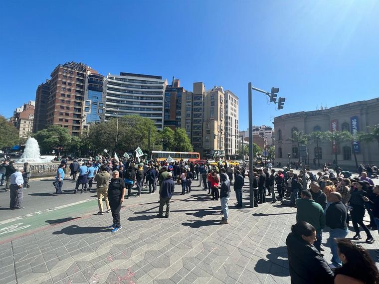 FOTO: Cortes del Suoem generan un caos de tránsito en Córdoba.