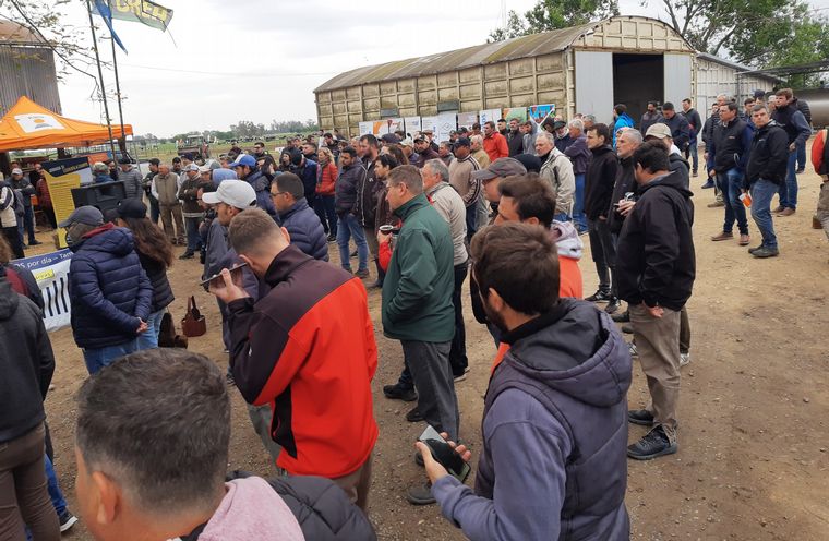 Mucho público se acercó al Campo Roca para ver cómo funciona este tambo