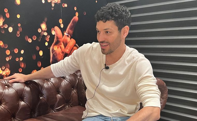 Juan Ingaramo regresa a Córdoba con la Mona Jiménez en la piel.