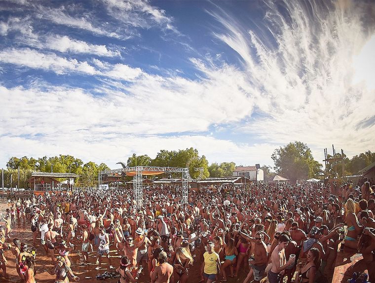 Suspendieron una fiesta que iba a realizarse en las islas de Victoria. 