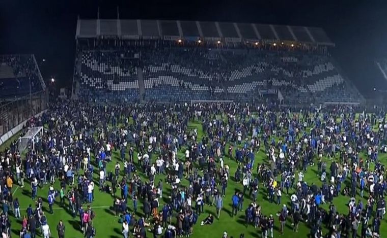 Los incidentes y la represión culminaron con la muerte de César Regueiro.