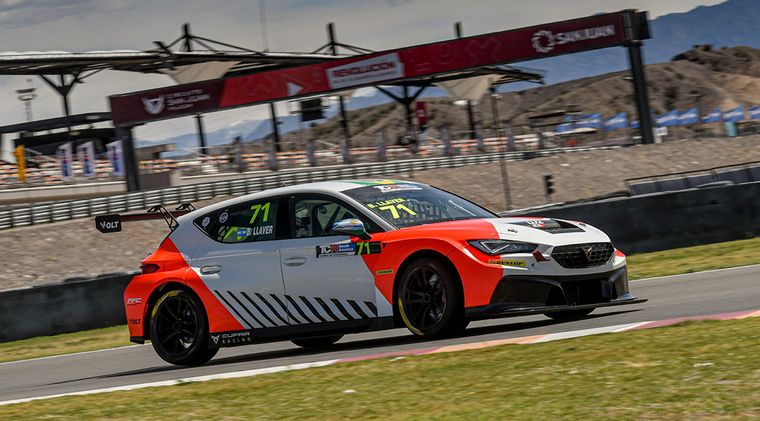 Llegó Llaver y enseña el camino en el Shakedown de TCR sobre el Villicum.