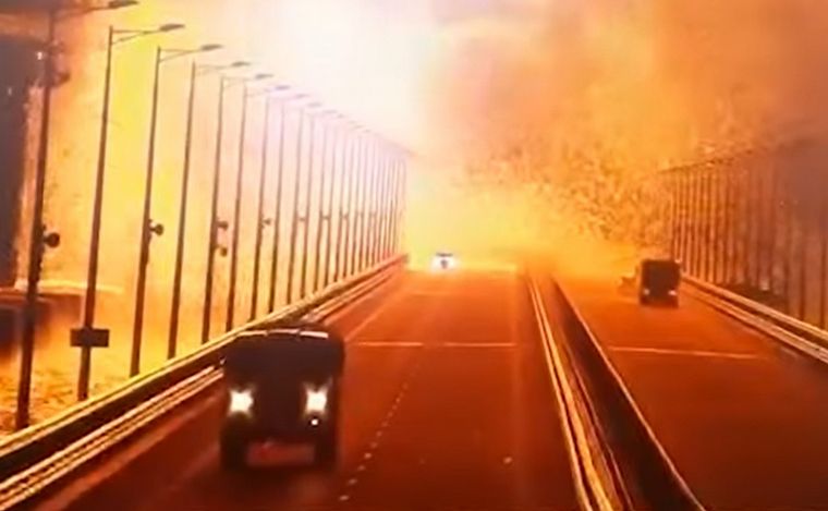 Una explosión produjo daños en el Puente de Crimea