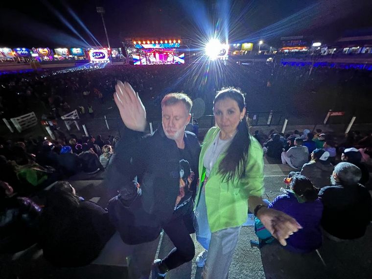 Colo y Vane Ludueña animando el Bum Bum de Jesús María