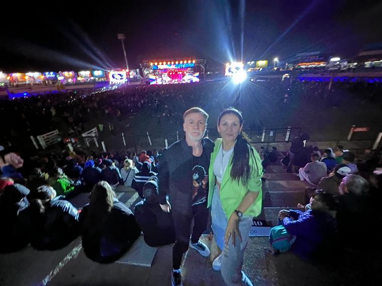 Colo y Vane Ludueña animando el Bum Bum de Jesús María