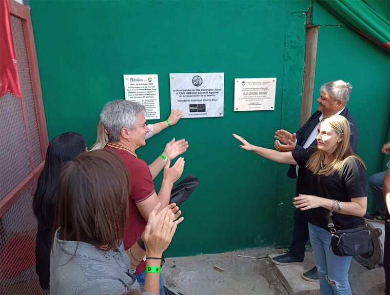 FOTO: C. Aguirre cumple su sueño: las postales de la fiesta en Villa Gobernador Gálvez. 