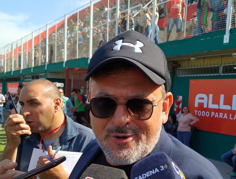 C. Aguirre cumple su sueño: las postales de la fiesta en Villa Gobernador Gálvez.