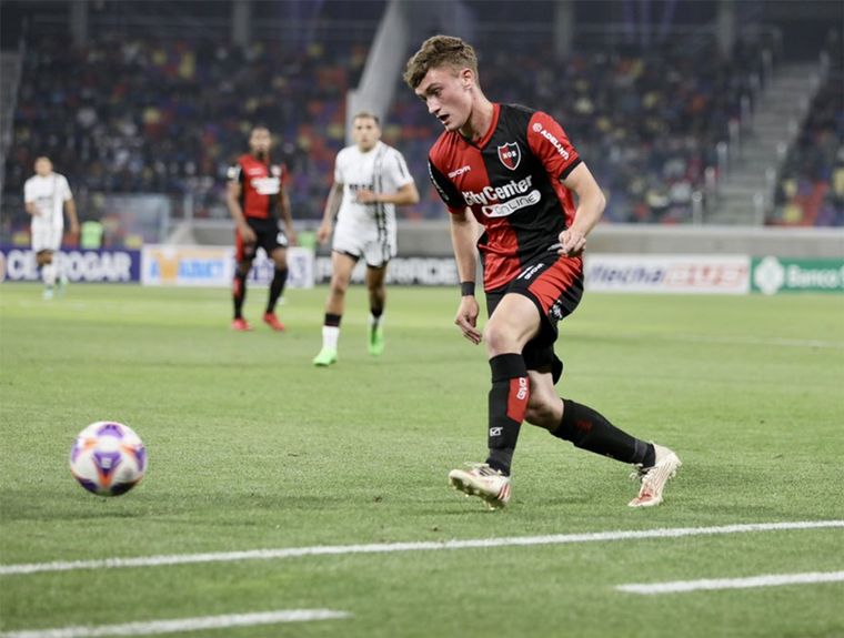 Newell's vs. Central Cba. de Santiago del Estero por la fecha 24 de la LPF.