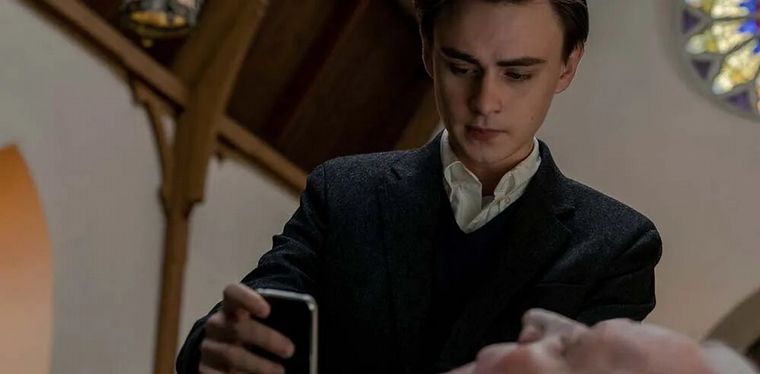 Un teléfono que comunica directo al más allá.